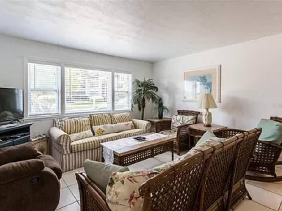 Lovely 1 Bedroom Unit Across From Lido Key Beach Sarasota Esterno foto